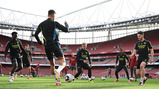 25 photos from training at Emirates Stadium