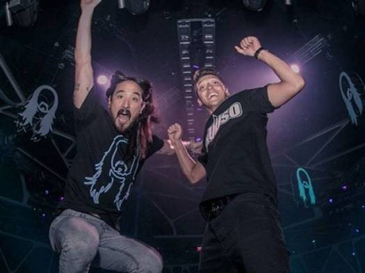 Месут Озил развлекается в Лас-Вегасе на сцене с DJ Steve Aoki