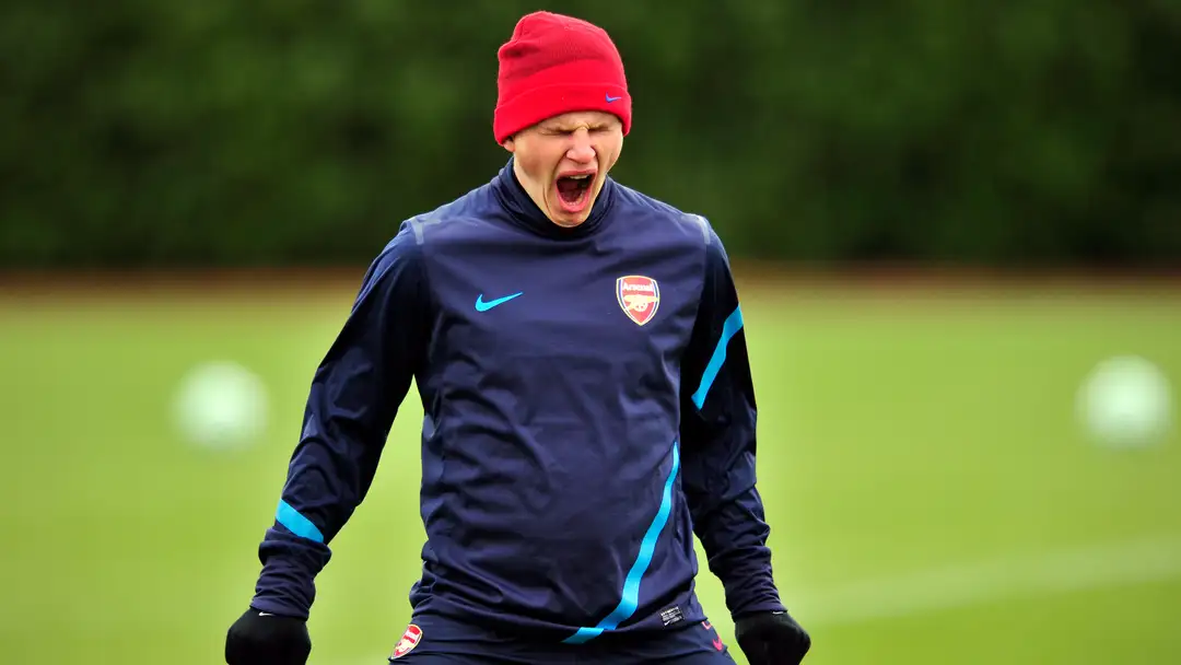 Аршавин снова потроллил мадридцев, надев форму 'Барселоны' в клубном магазине 'Реала' (ВИДЕО)