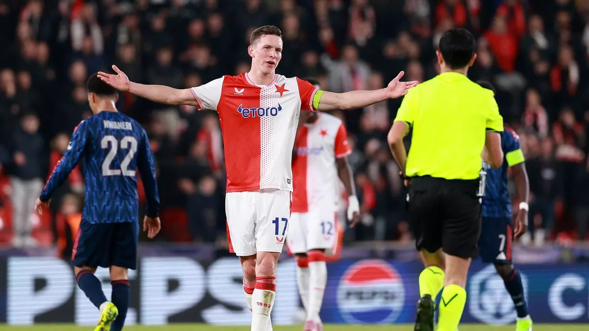 Капитан пражской "Славии" раскритиковал тактику "Арсенала"