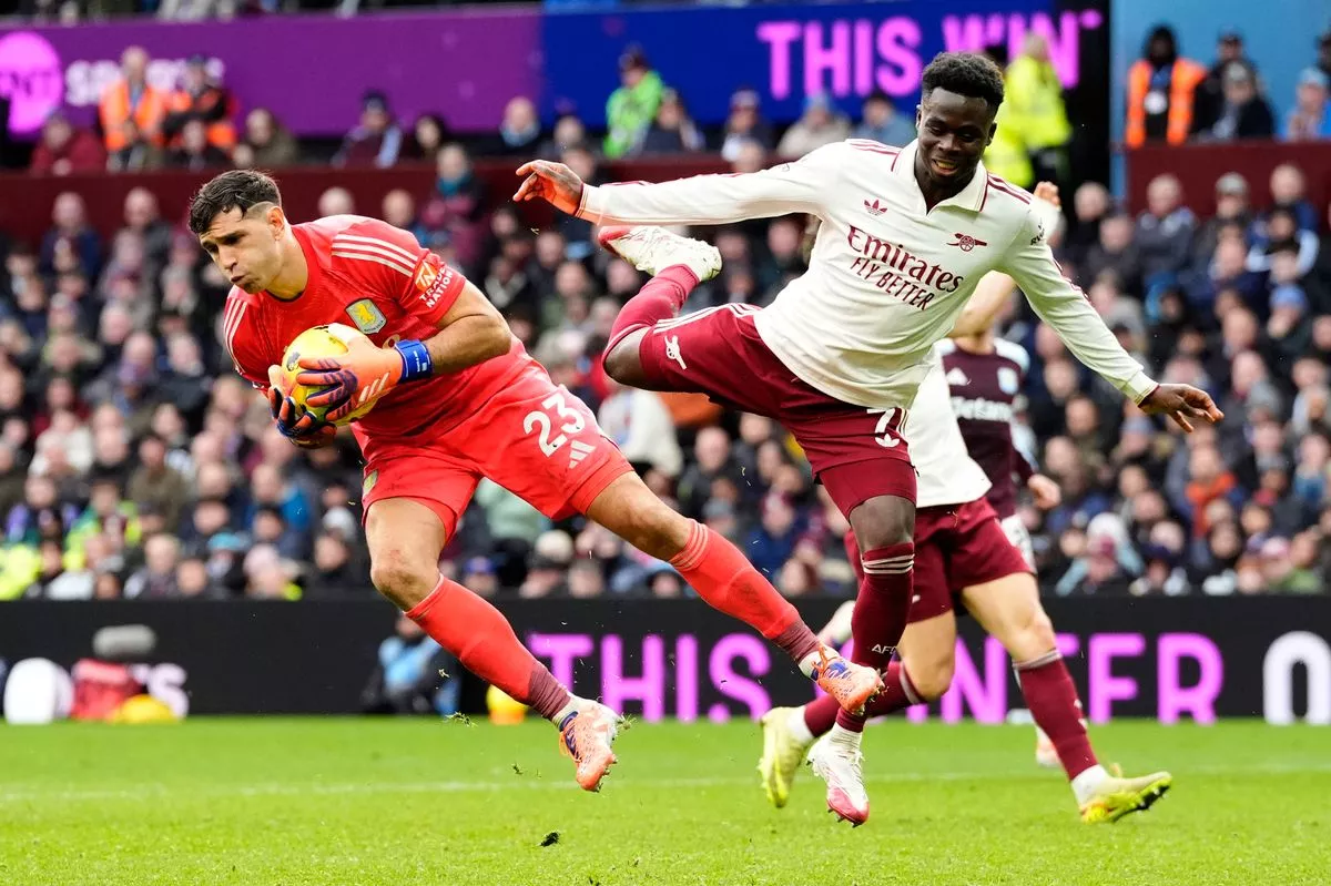 Галлахер оценил спорные эпизоды с возможными красными карточками в матче с АВ