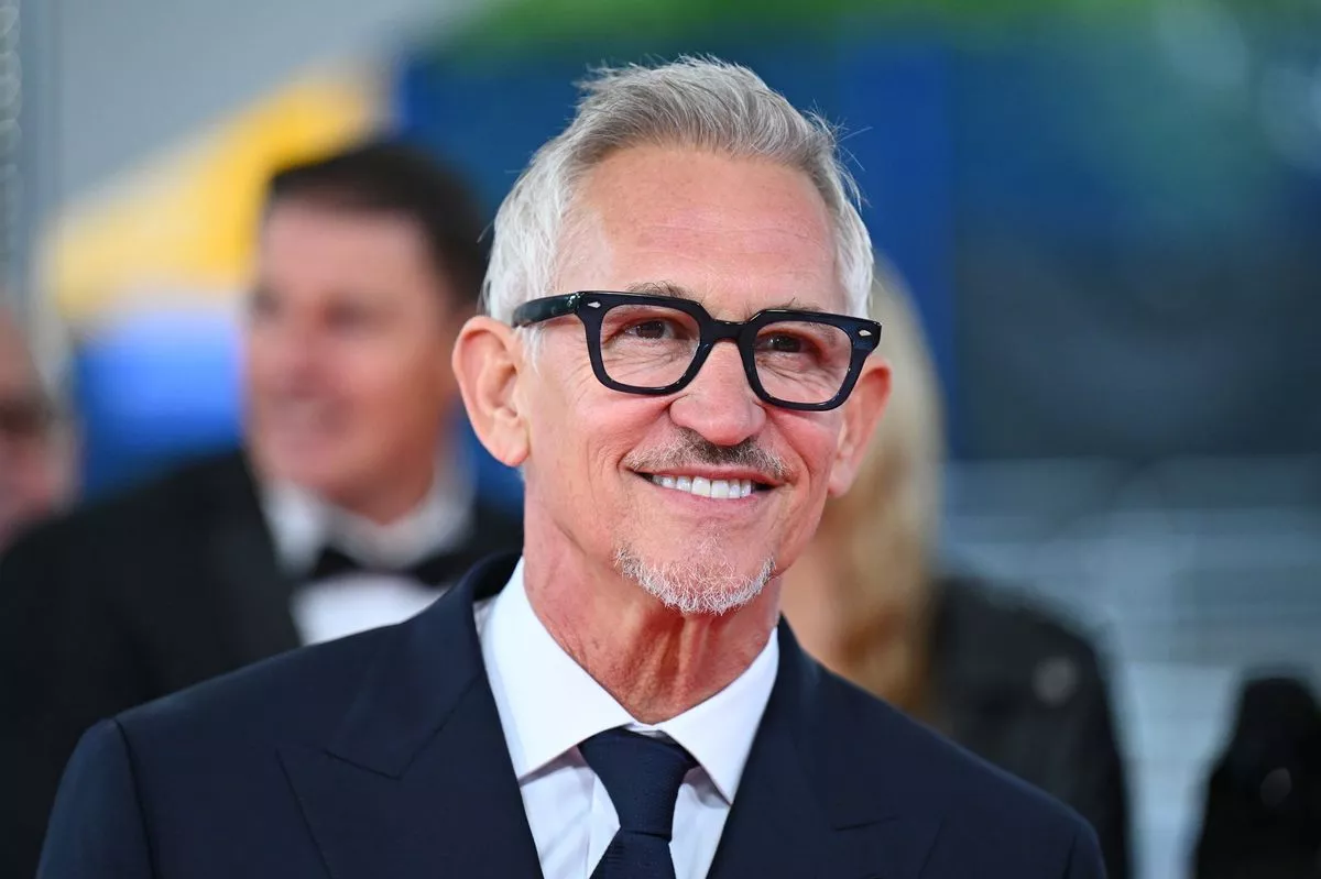 Линекер: "Дьёкереш не в одной лиге с Холандом"