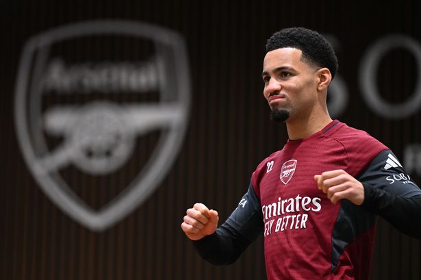 "Арсенал" готовится к "интересу" к трансферу Итана Нванери