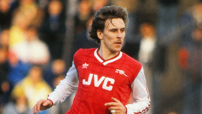 28 лет разницы: наши первые столкновения с "Борнмутом"