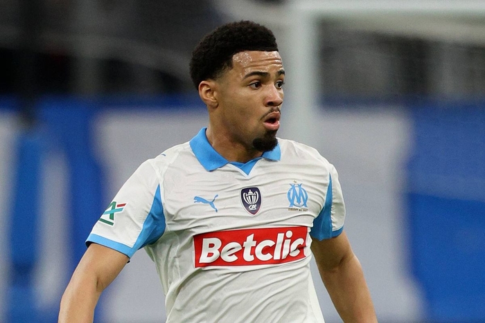 Французские СМИ обрушились на Итана Нванери после поражения 