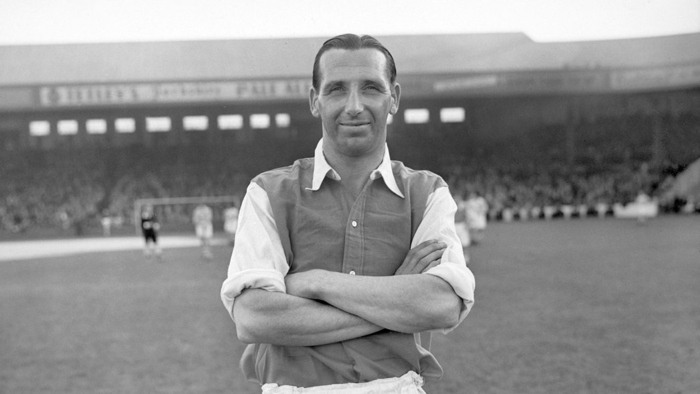 Томми Лоутон: "В 34 футболисты уже годятся только на свалку"