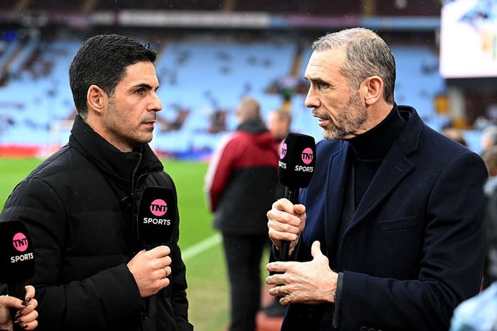 Руни: "Фанаты и экс‑игроки мешают “Арсеналу” в борьбе за титул"