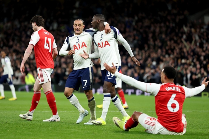 Бывший судья АПЛ считает, что "Тоттенхэм" был лишён гола в дерби