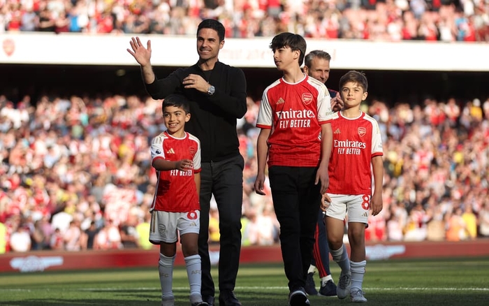 Сын Артеты дебютировал за 